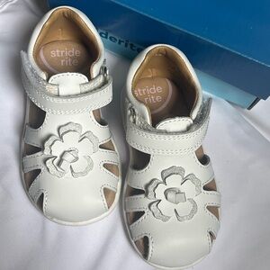 Stride Rite White Sandals with Floral Cutout Design